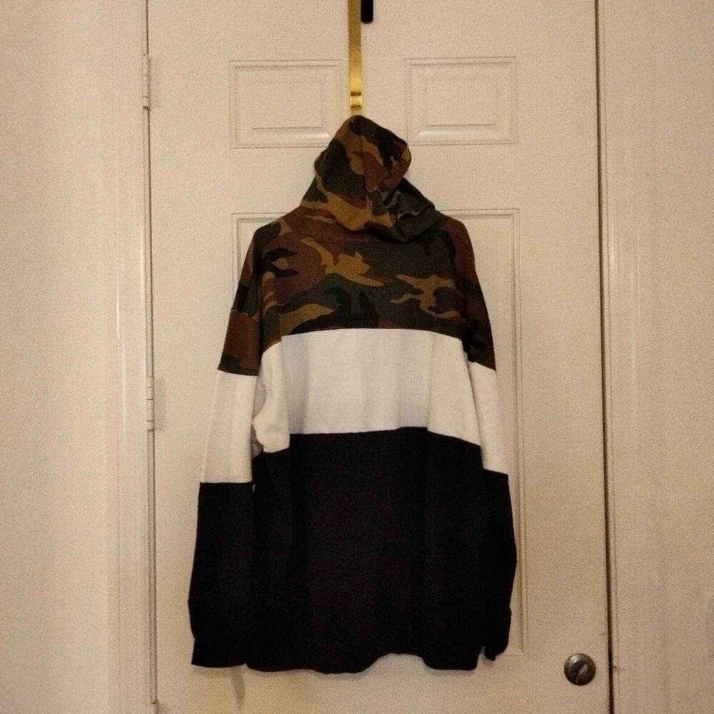Fila camouflage pullover hoodie  Men size 3X - Picture 2 of 7